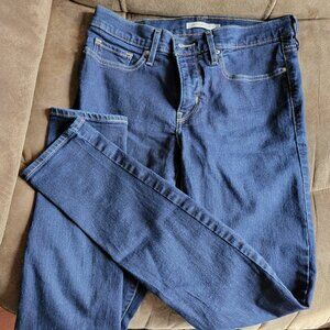 Women's Levi Skinny Jeans
